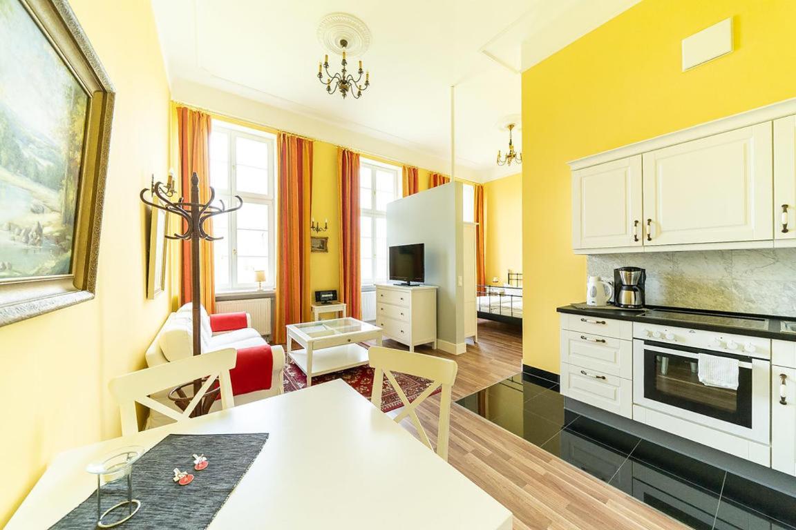 Gutshaus Gross Helle Apartment Moelln Bagian luar foto