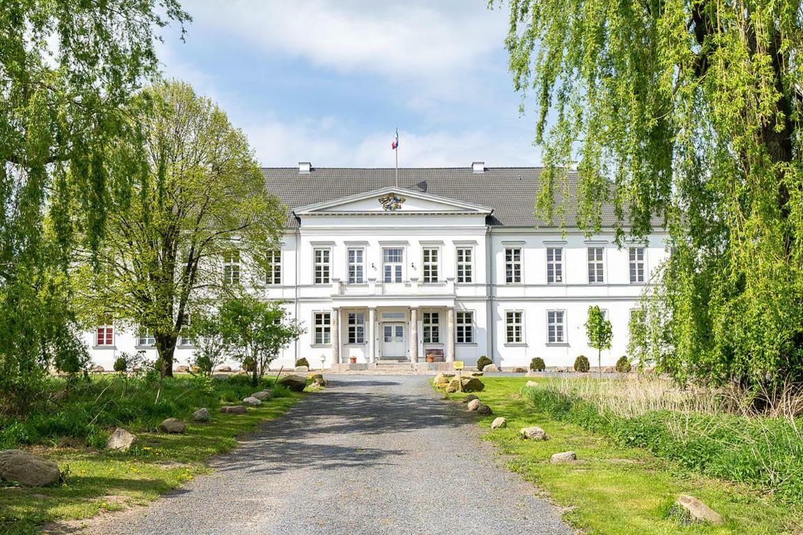 Gutshaus Gross Helle Apartment Moelln Bagian luar foto