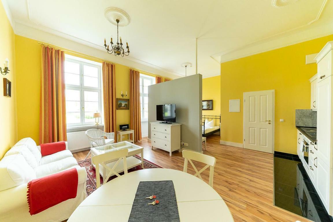 Gutshaus Gross Helle Apartment Moelln Bagian luar foto